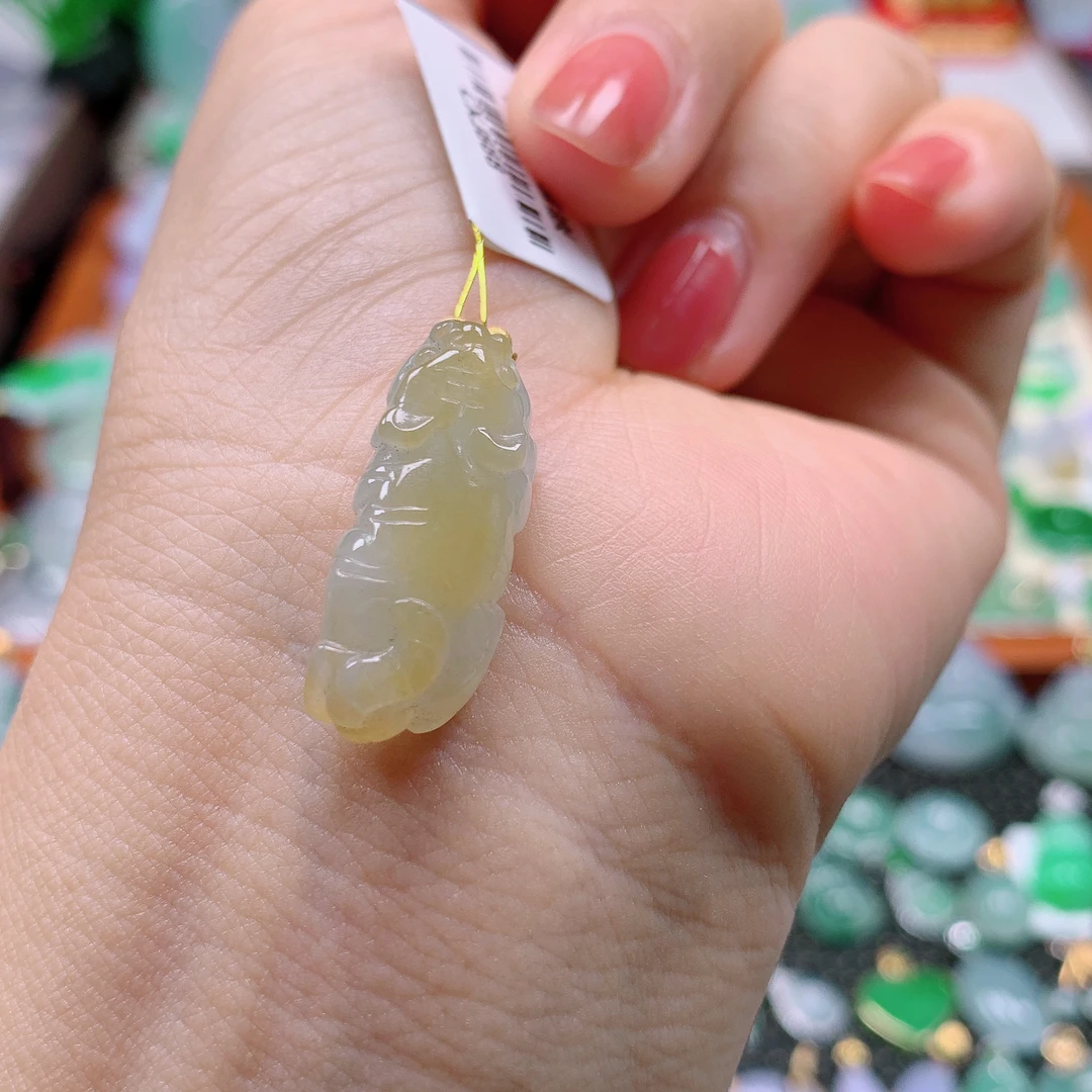缅甸天然A货翡翠，黄翡生肖虎 编号13/624尺寸24.7-10-9.3