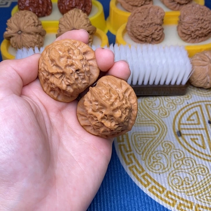 瓷娃娃文玩核桃文玩核桃