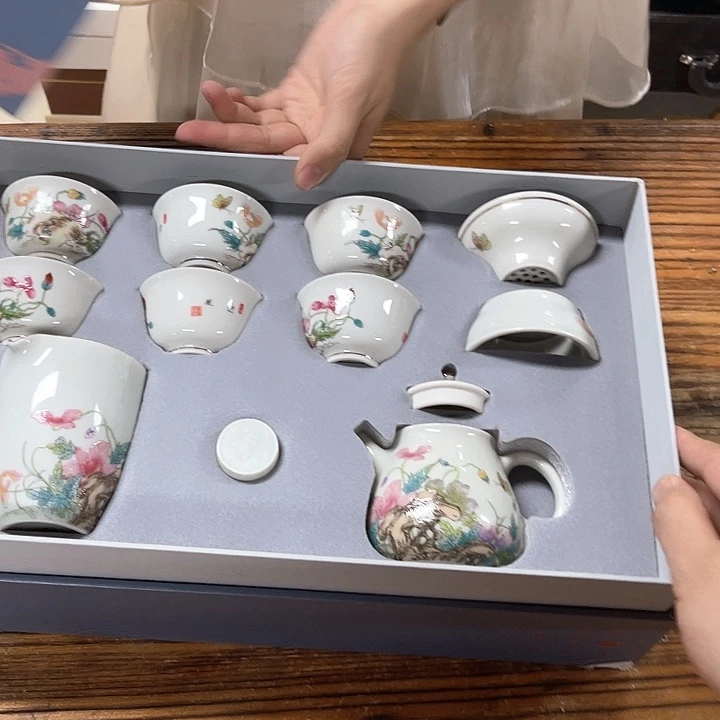 孤品茶具套装等。