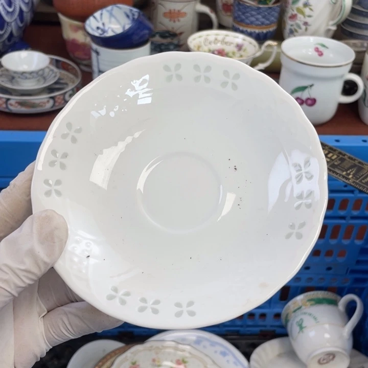 他家瓷器真美…开播了