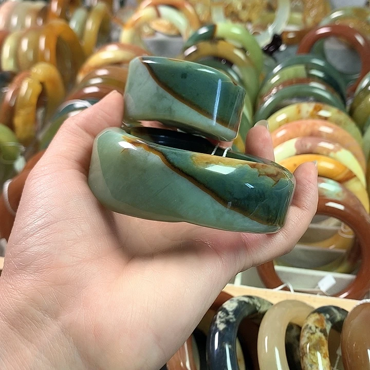 岫玉手镯未镶嵌随行