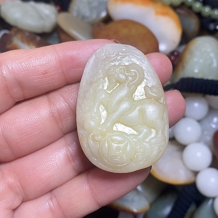 和田玉未镶嵌挂件