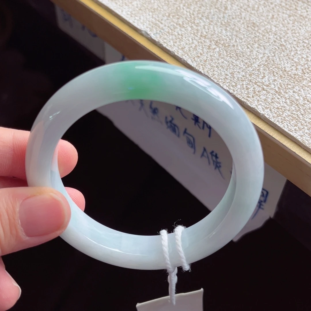 翡翠未镶嵌手镯手镯