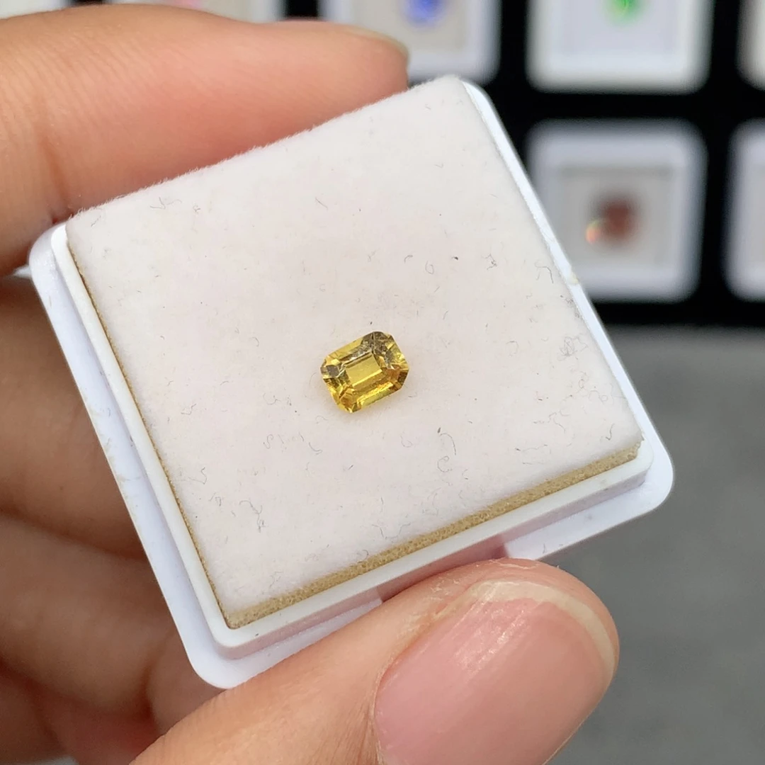 蓝宝石裸石未镶嵌黄蓝宝