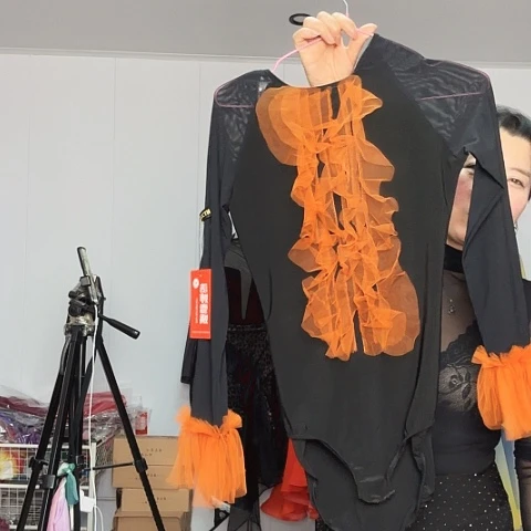 M。