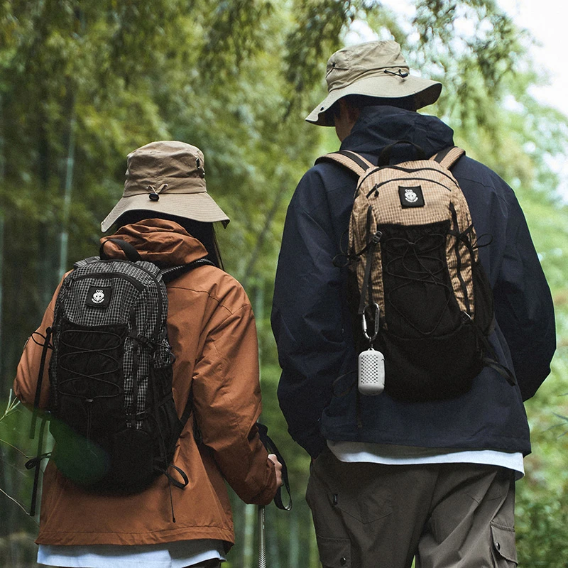 出韩国原单轻盈稳定防水耐磨大容量徒步登山双肩包休闲通勤背包