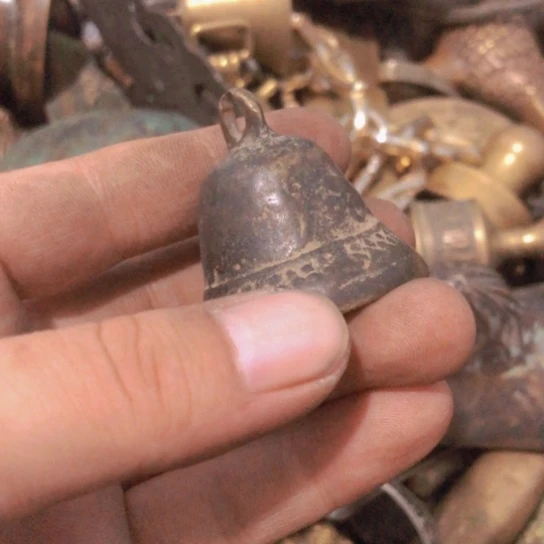 老***张闪电购铜摆件工艺品