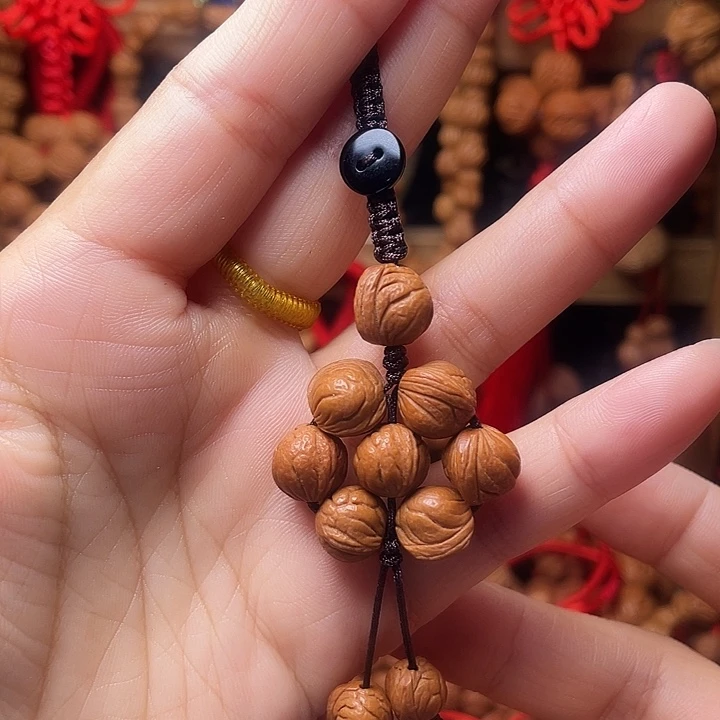 木质类龙纹桃枭挂件