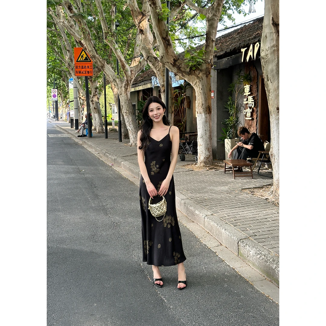 FELTICS&LIIXU黑色吊带连衣裙女新款高级感印花a字长裙F52LF420