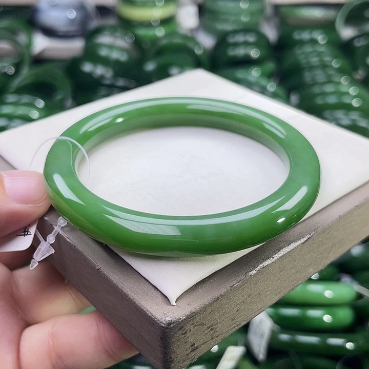 未镶嵌手镯和田玉（碧玉）