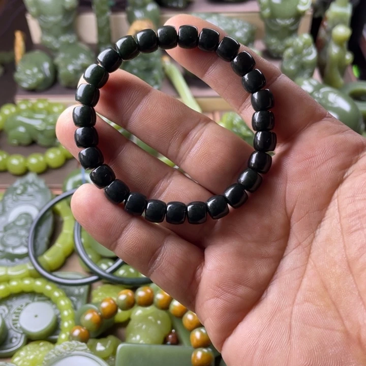 岫岩老玉（透闪石质玉）未镶嵌颈饰