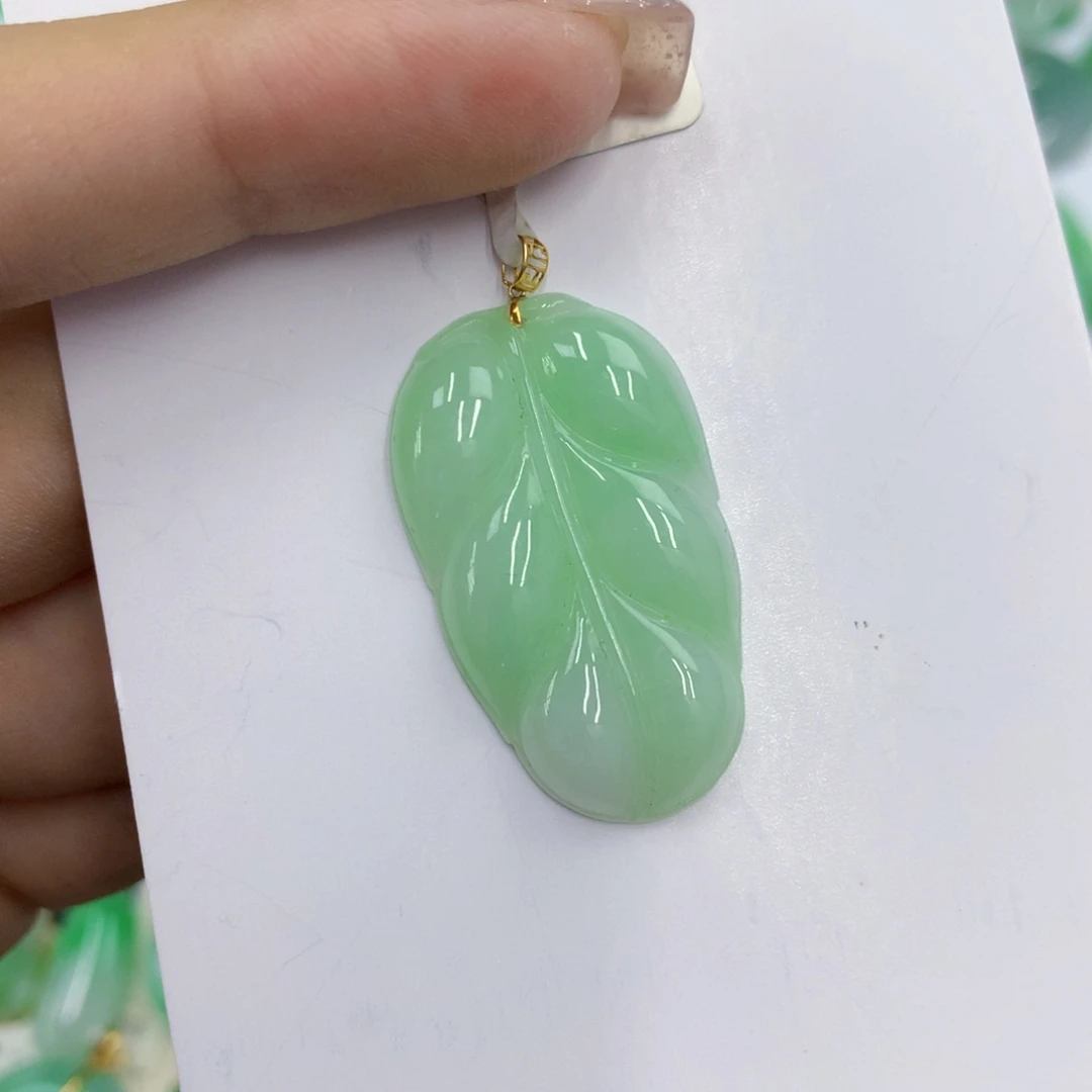 翡翠18K金镶嵌颈饰翡翠