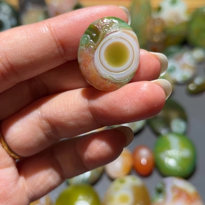 好***歌未镶嵌颈饰玛瑙/玉髓