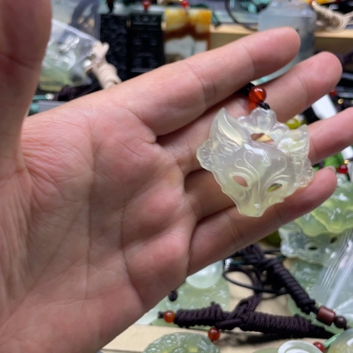 蛇纹石玉合金颈饰触*