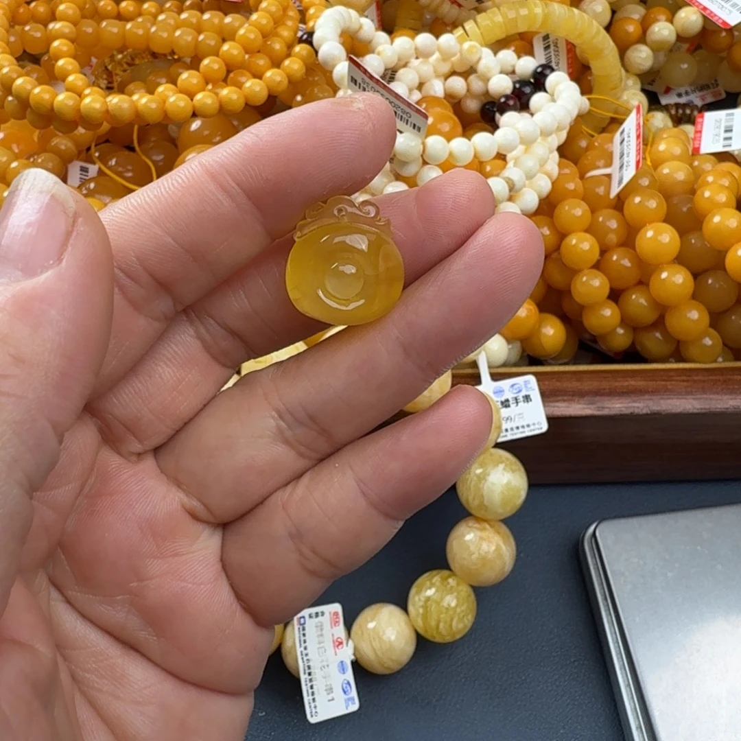 琥珀未镶嵌珠宝奇石
