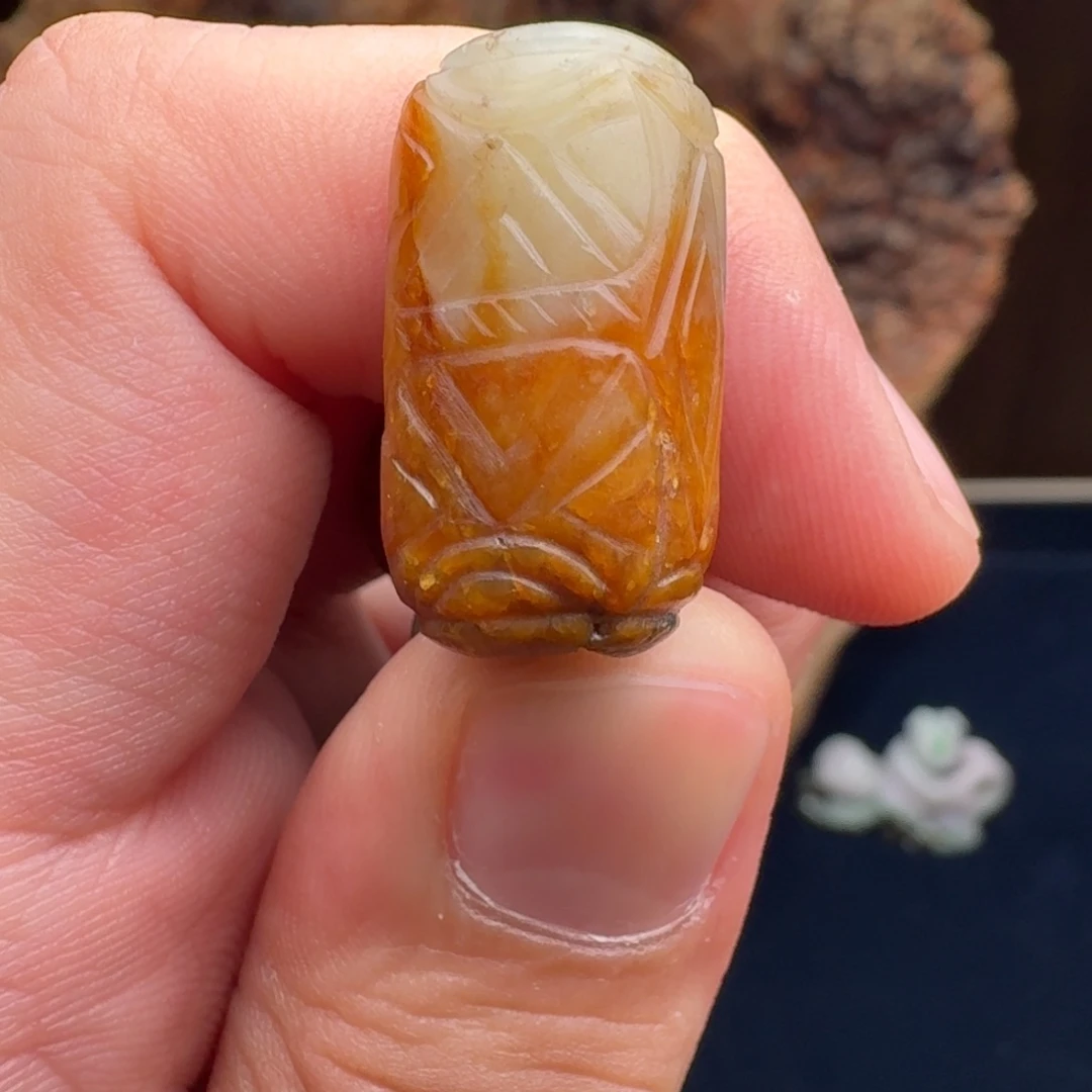 修***凡和田玉未镶嵌颈饰