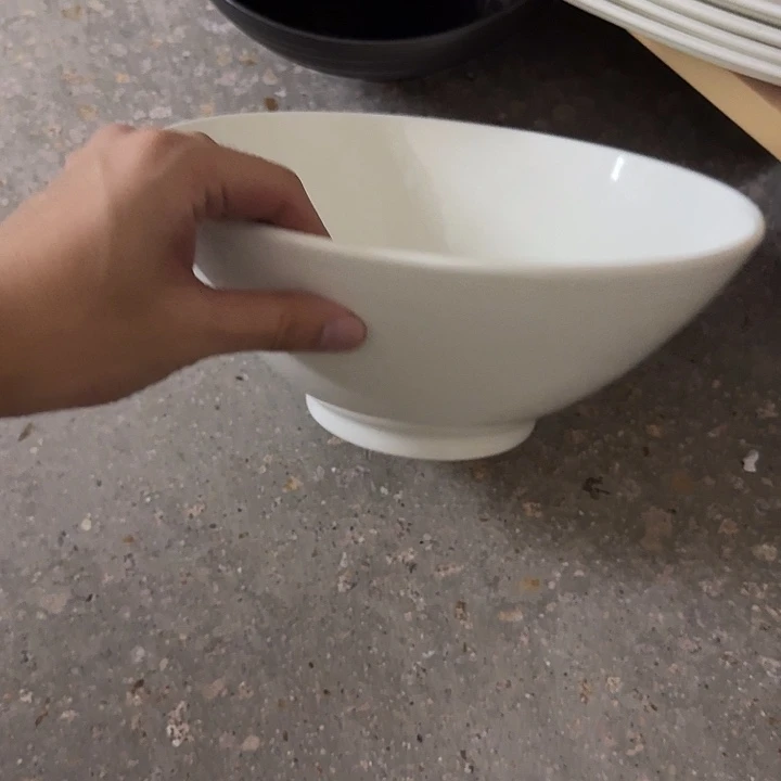白瓷暖白11寸斗笠碗
