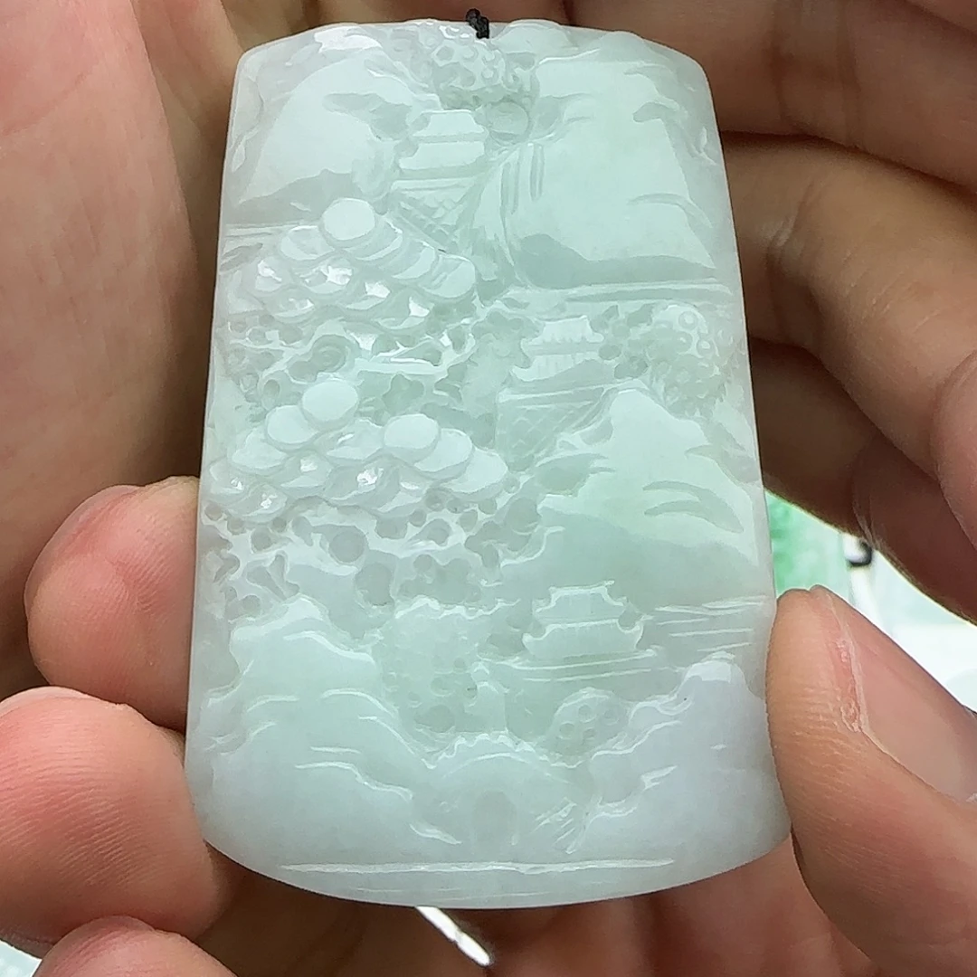 冬***阳颈饰未镶嵌翡翠翡翠