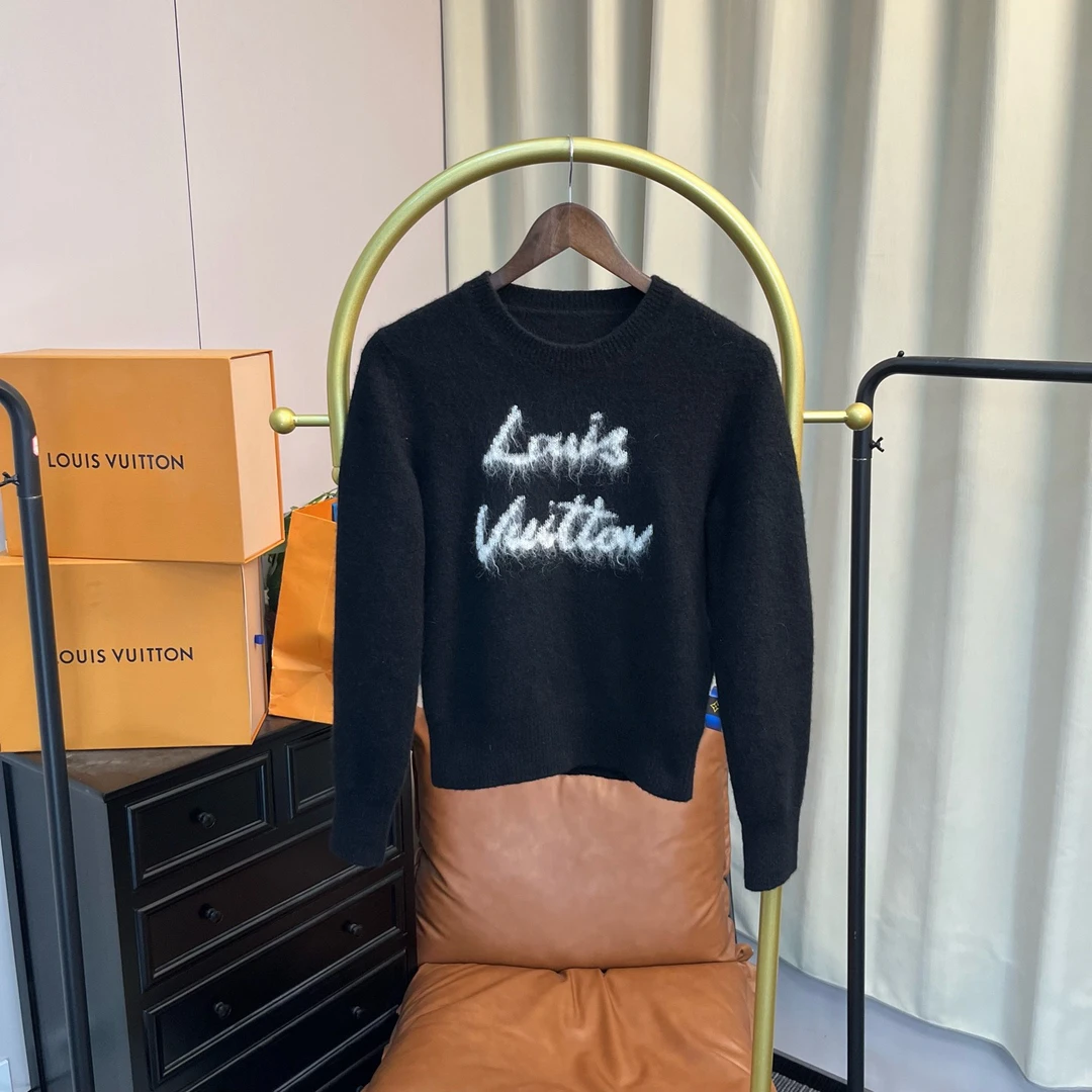 99新 LouisVuitton/路易威登 黑色胸前logo卫衣 99新 无领标