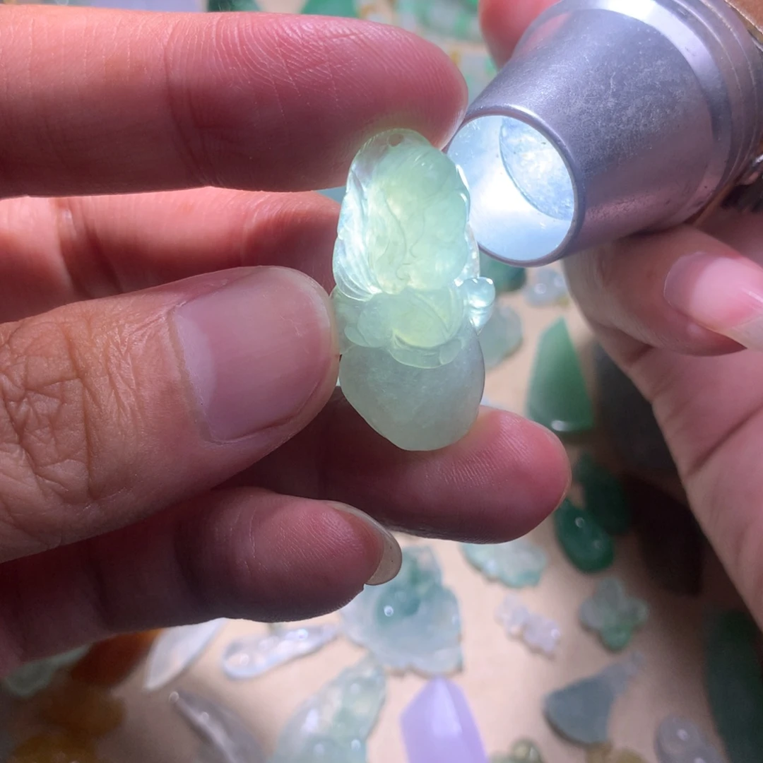 翡翠未镶嵌颈饰翡翠仙子