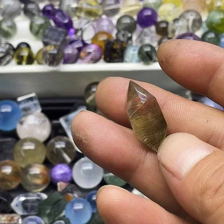 满***满石英石铁合金珠子