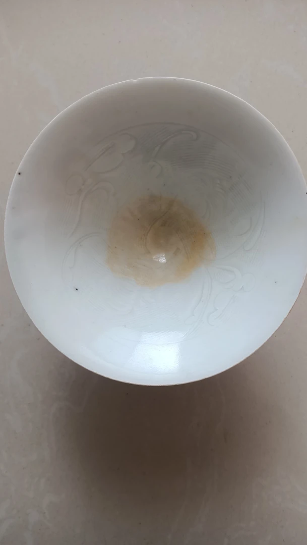 湖田窑白瓷斗笠刻花碗