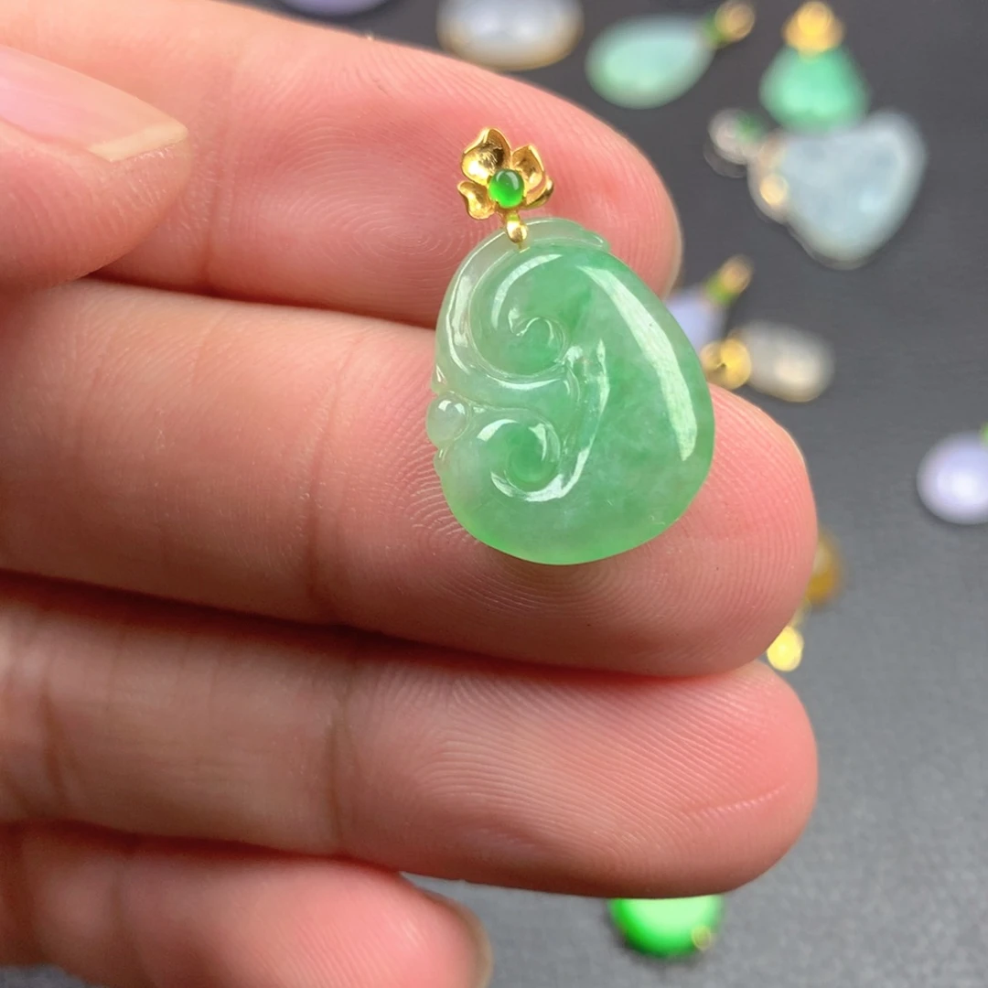 【闪购商品】颈饰18K金镶嵌翡翠翡翠