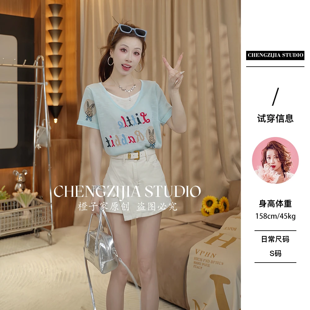 【裴诗婷】橙子·studio 【格雷系少女】TX00098假两件字母兔子V领T恤