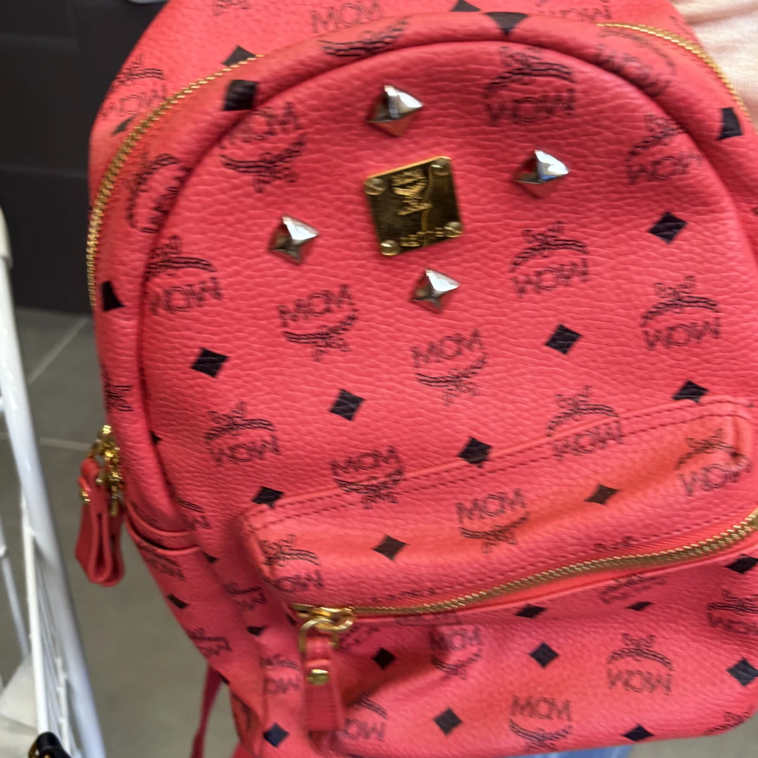 95新 MCM 入目 红色双肩包