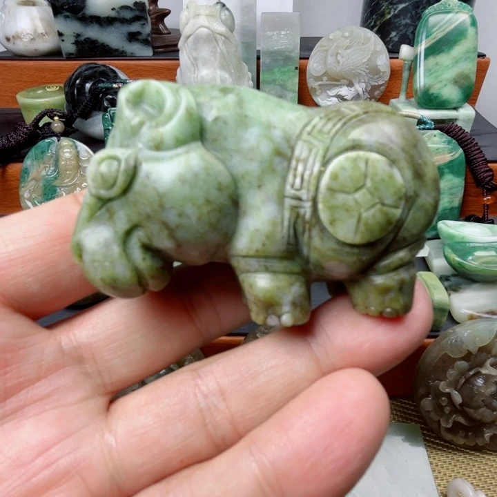 独山玉未镶嵌珠宝半成品