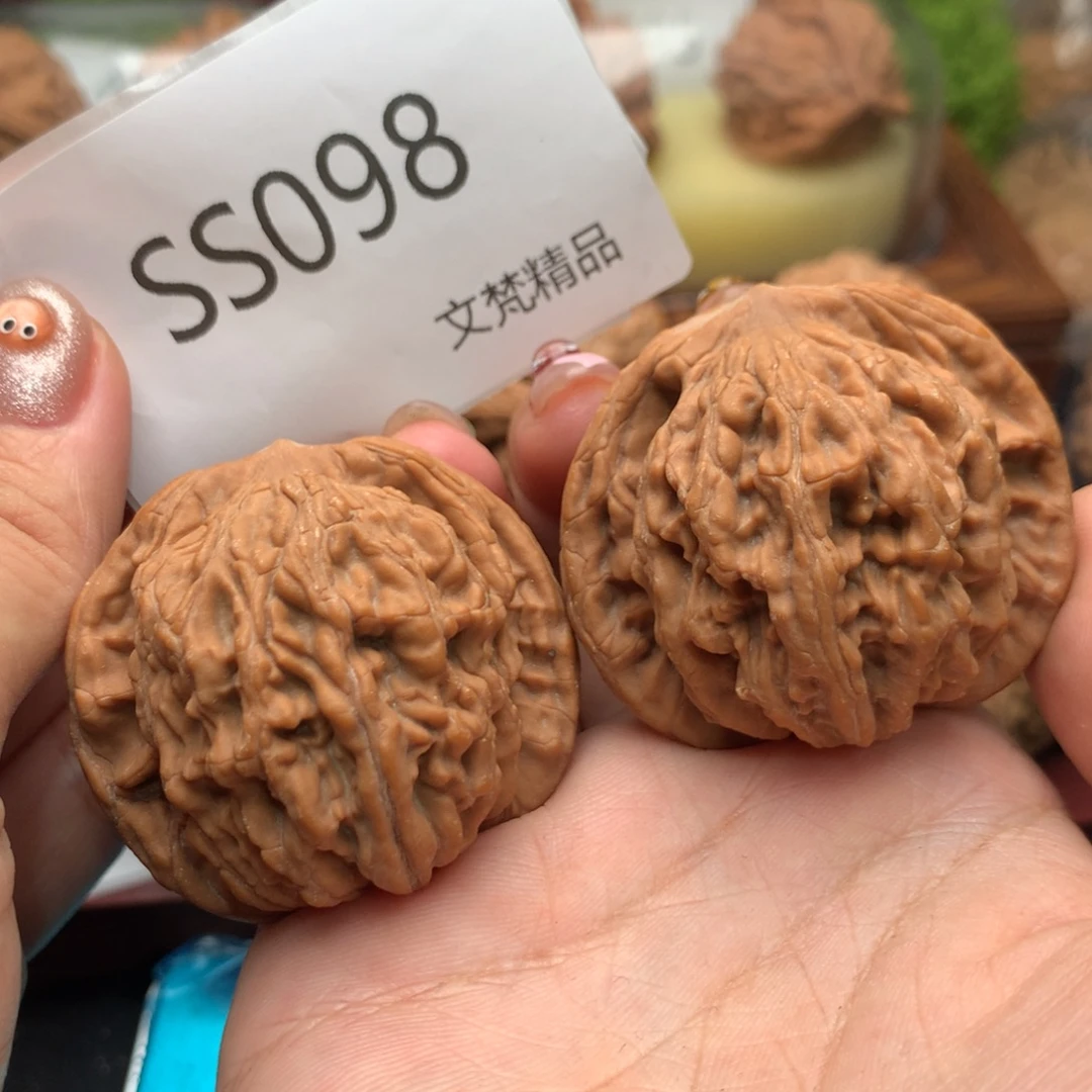 文玩核桃把件全品虎头45