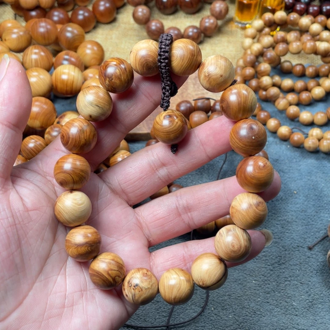 柏木（崖柏）无事牌1,5太行对眼瑕疵珠手持