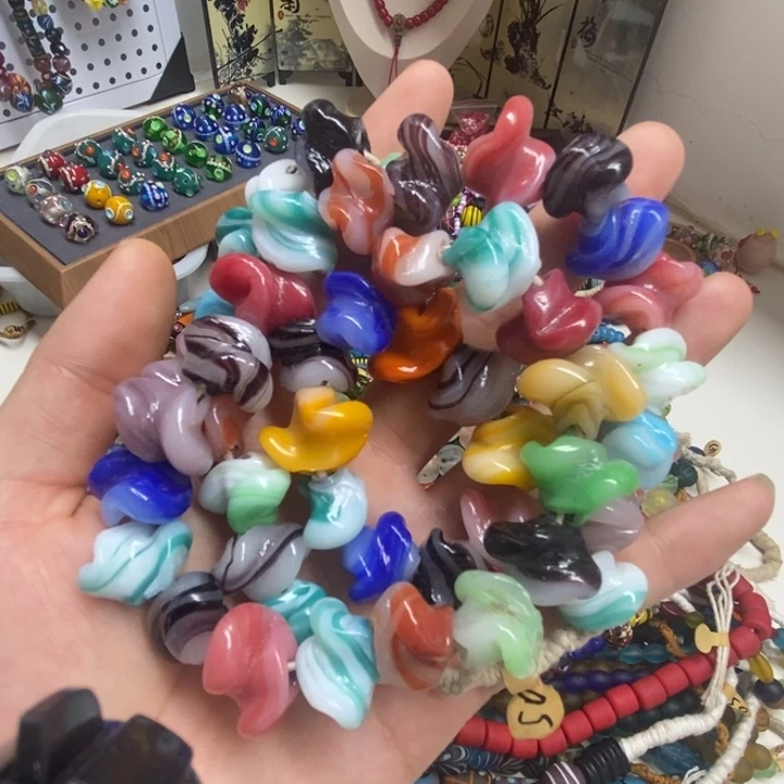 琉璃颈饰中号彩色妞妞