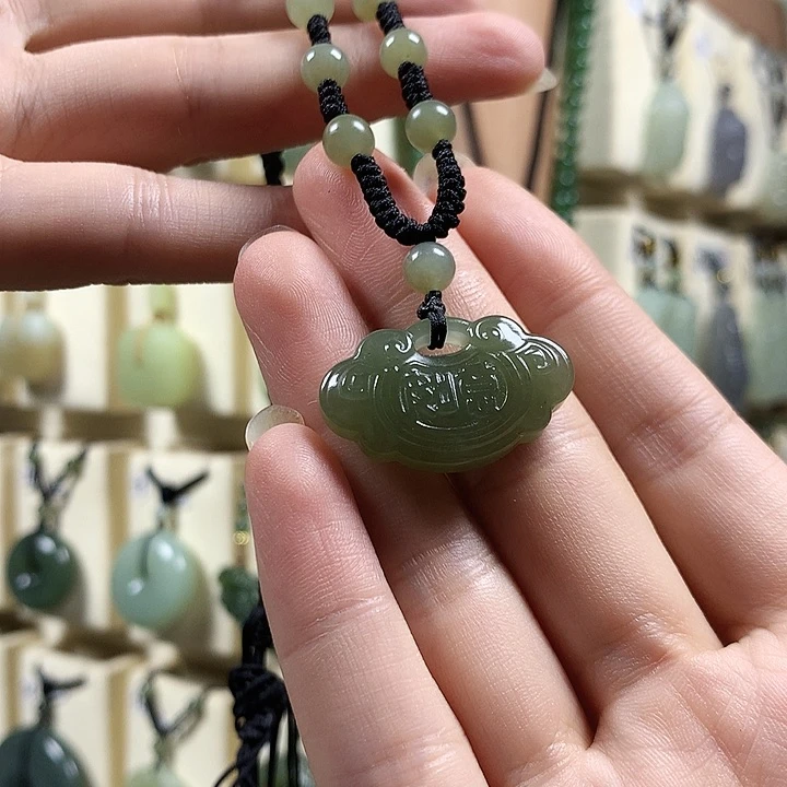 颈饰未镶嵌和田玉七*