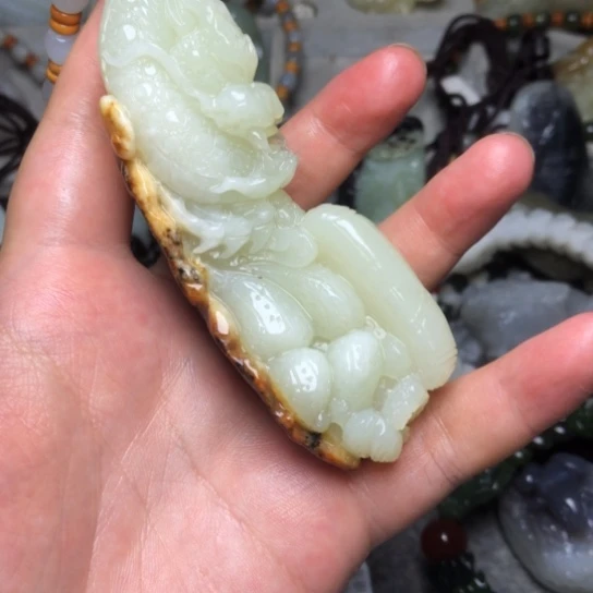 拉***店和田玉未镶嵌把件总价280