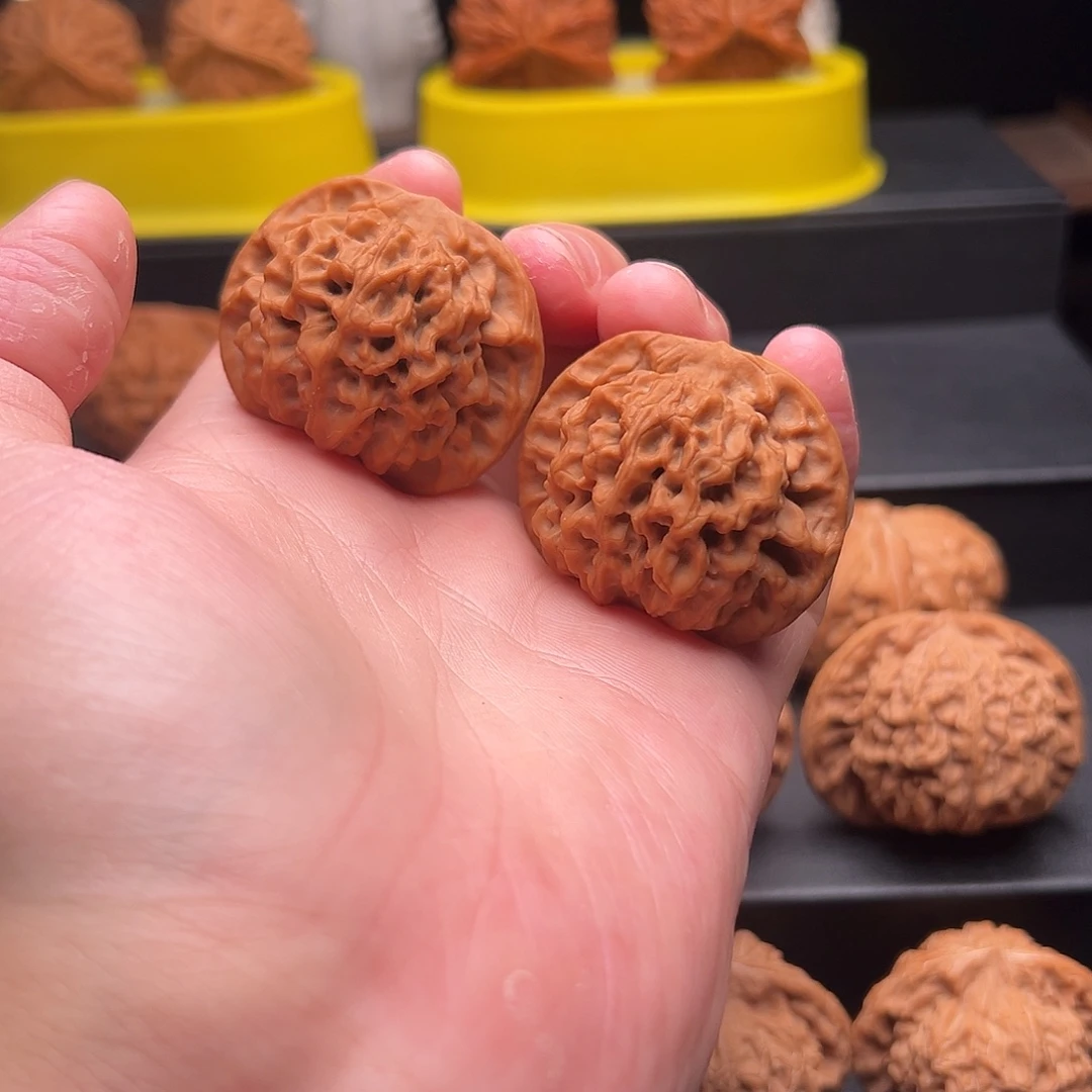 文玩核桃吊坠秦闷40+