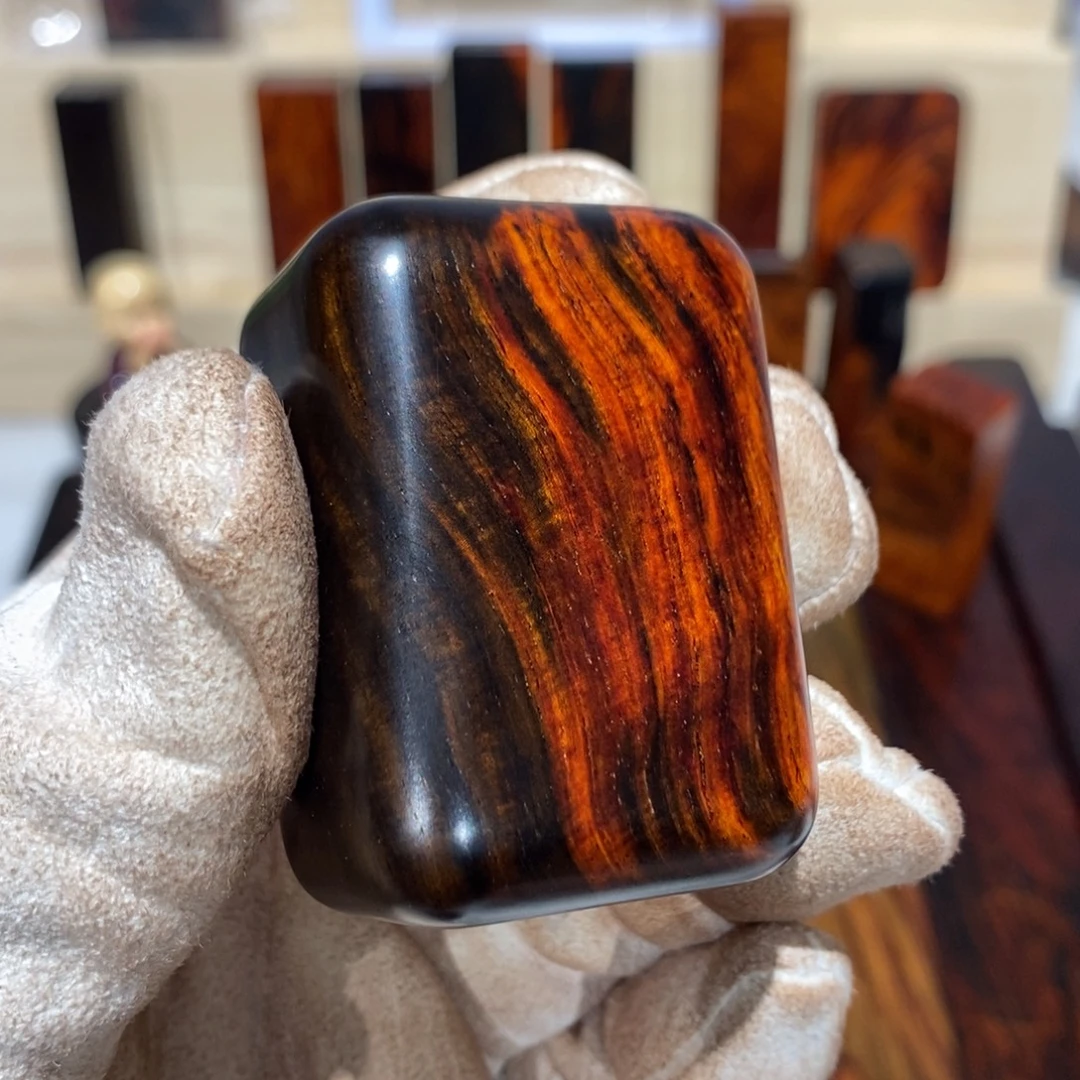 不***热交趾黄檀（大红酸枝）