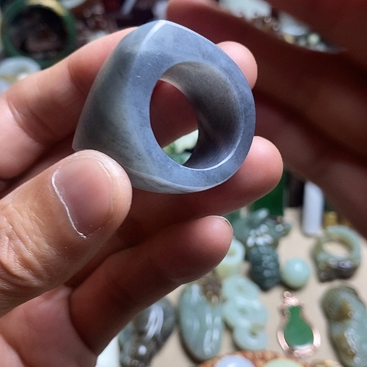 *****和田玉未镶嵌颈饰