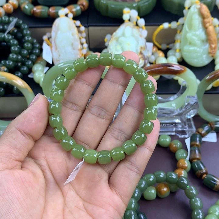 成***局透闪石质玉未镶嵌手串