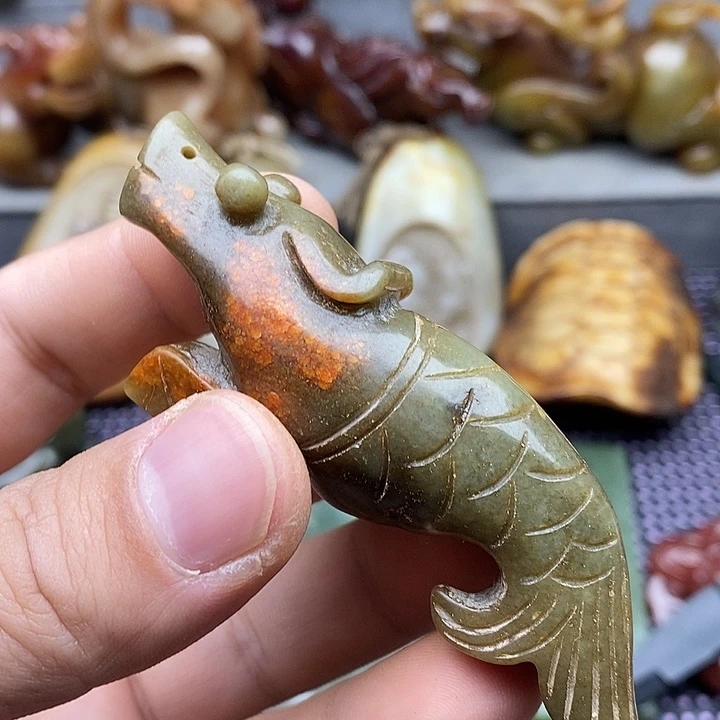未镶嵌蛇纹石玉颈饰