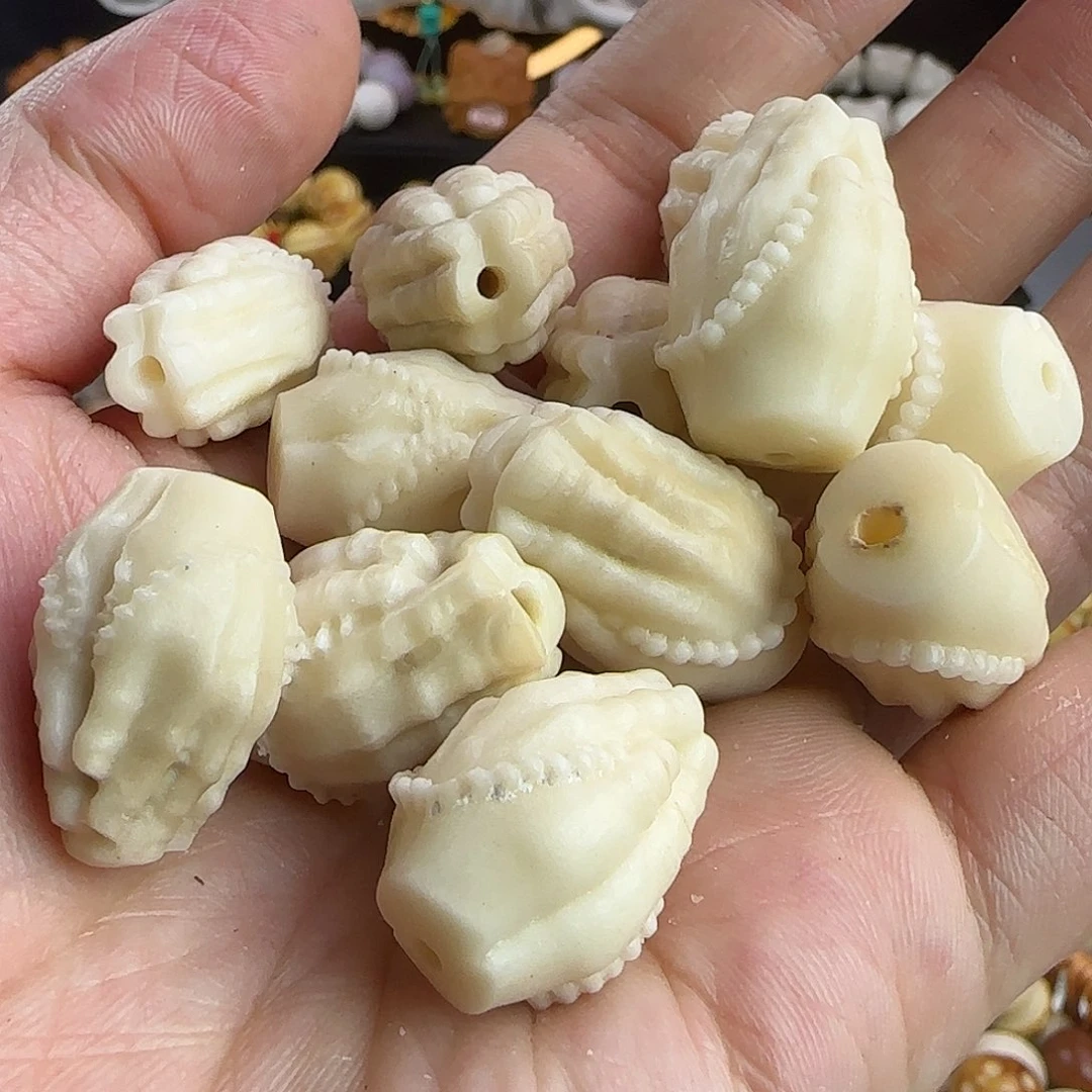 菩提根/象牙果吊坠瑕疵白色佛手3颗