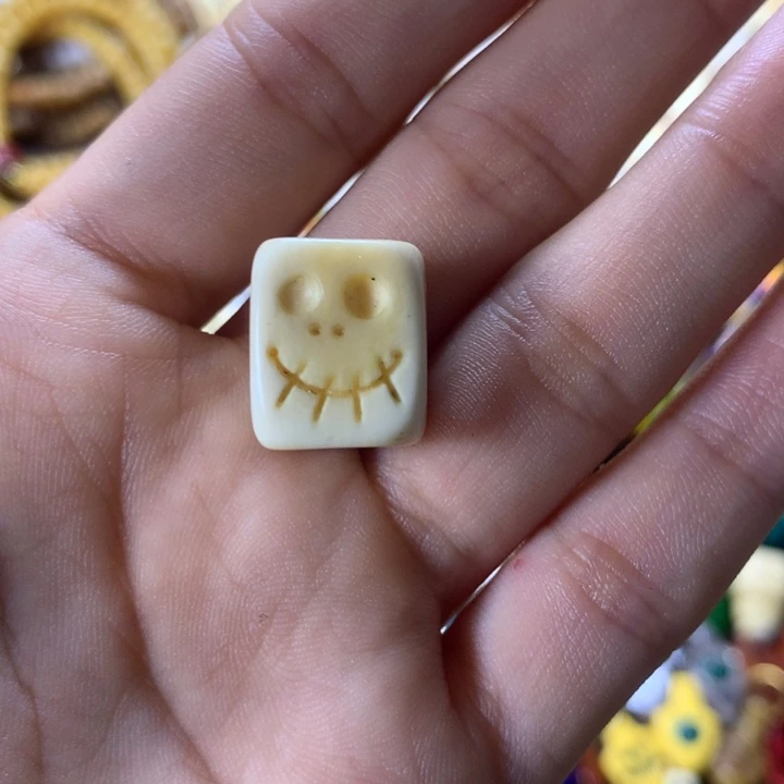 树脂制品藏传收获一枚配饰