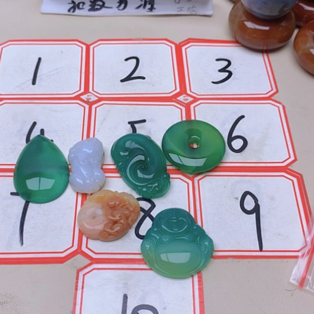 【闪购商品】玛瑙/玉髓未镶嵌珠宝半成品普****?