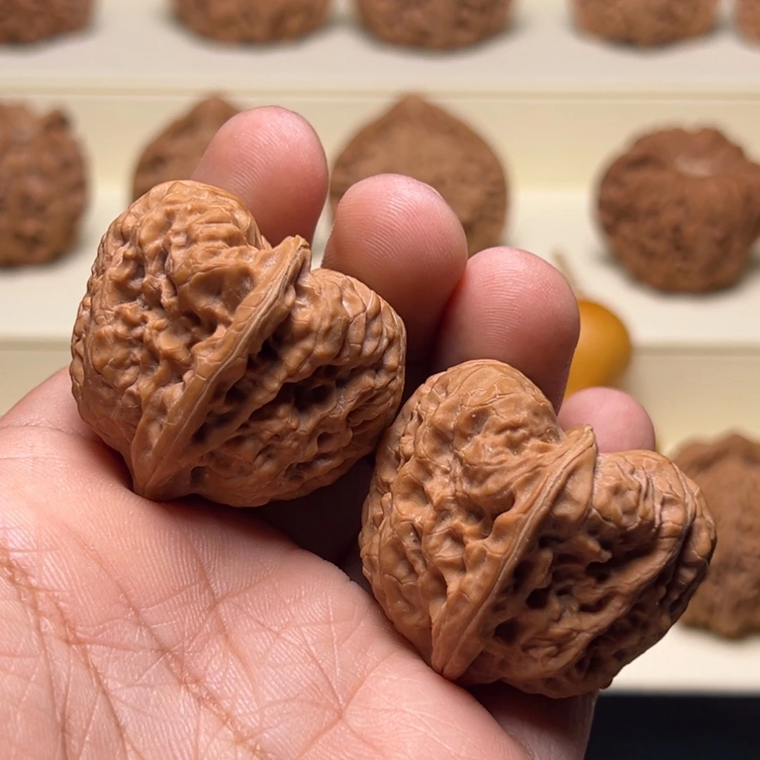 疆***藏文玩核桃把件38平谷凹底