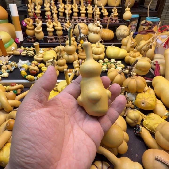 椰***冰精品的价格更便宜一点