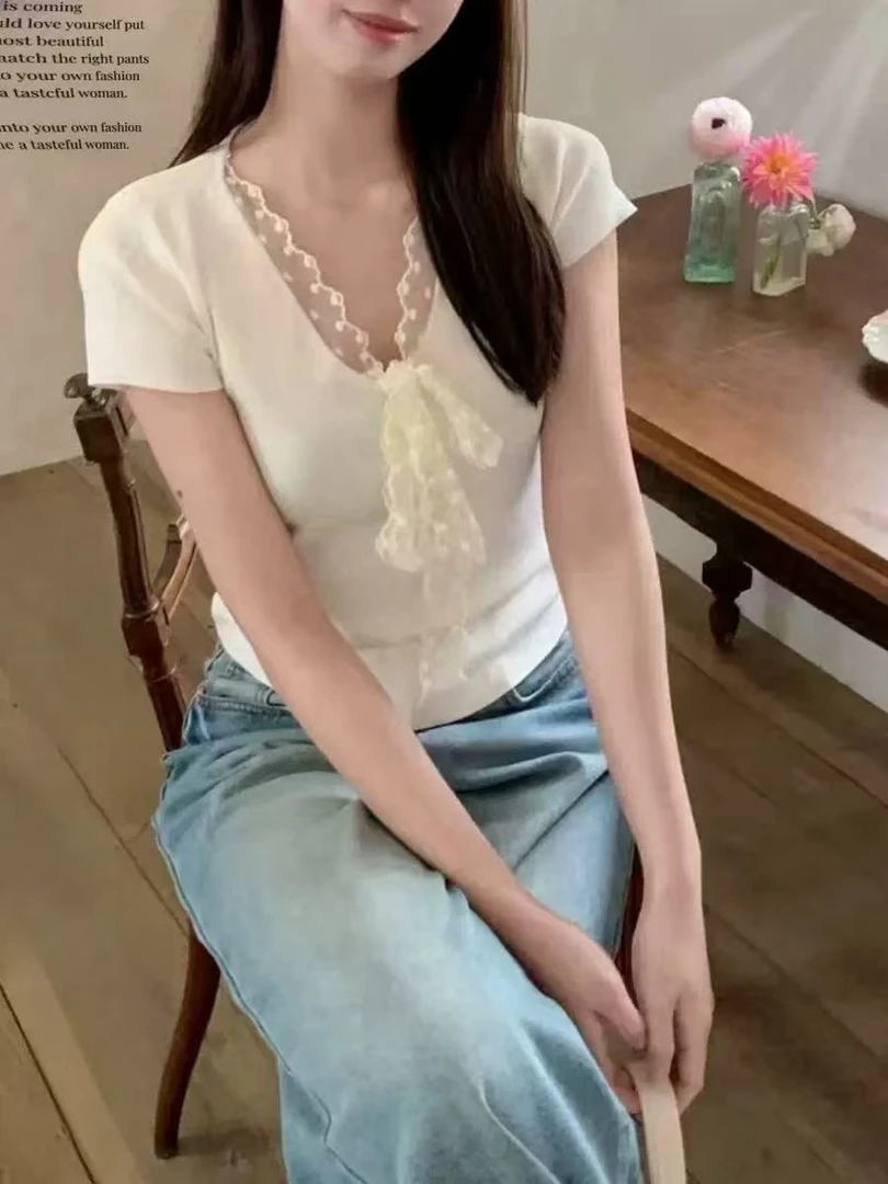 博主白色女装纯欲v领蕾丝绑带设计小衫洋气修身气质针织衫小个子