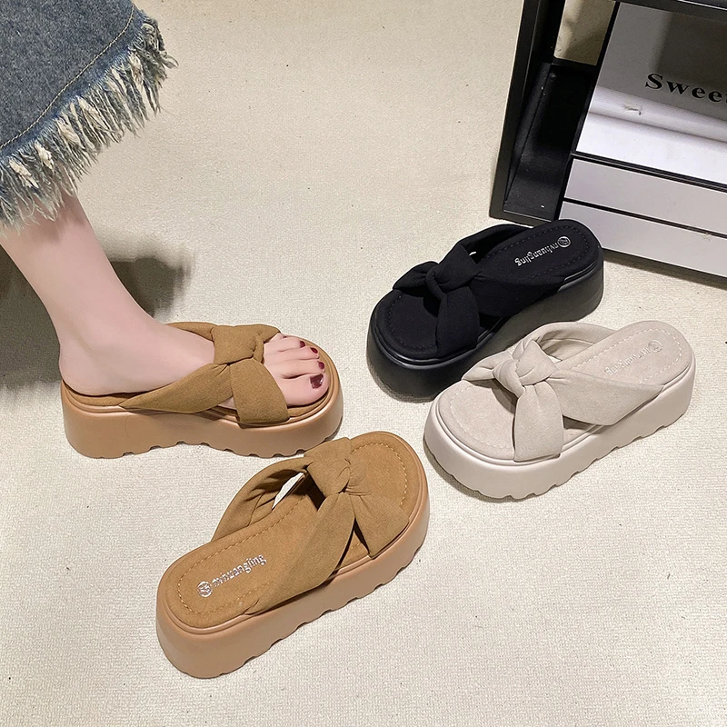 厚底凉拖鞋女夏外穿2025新款时尚小个子增高配裙子轻便防滑沙滩鞋