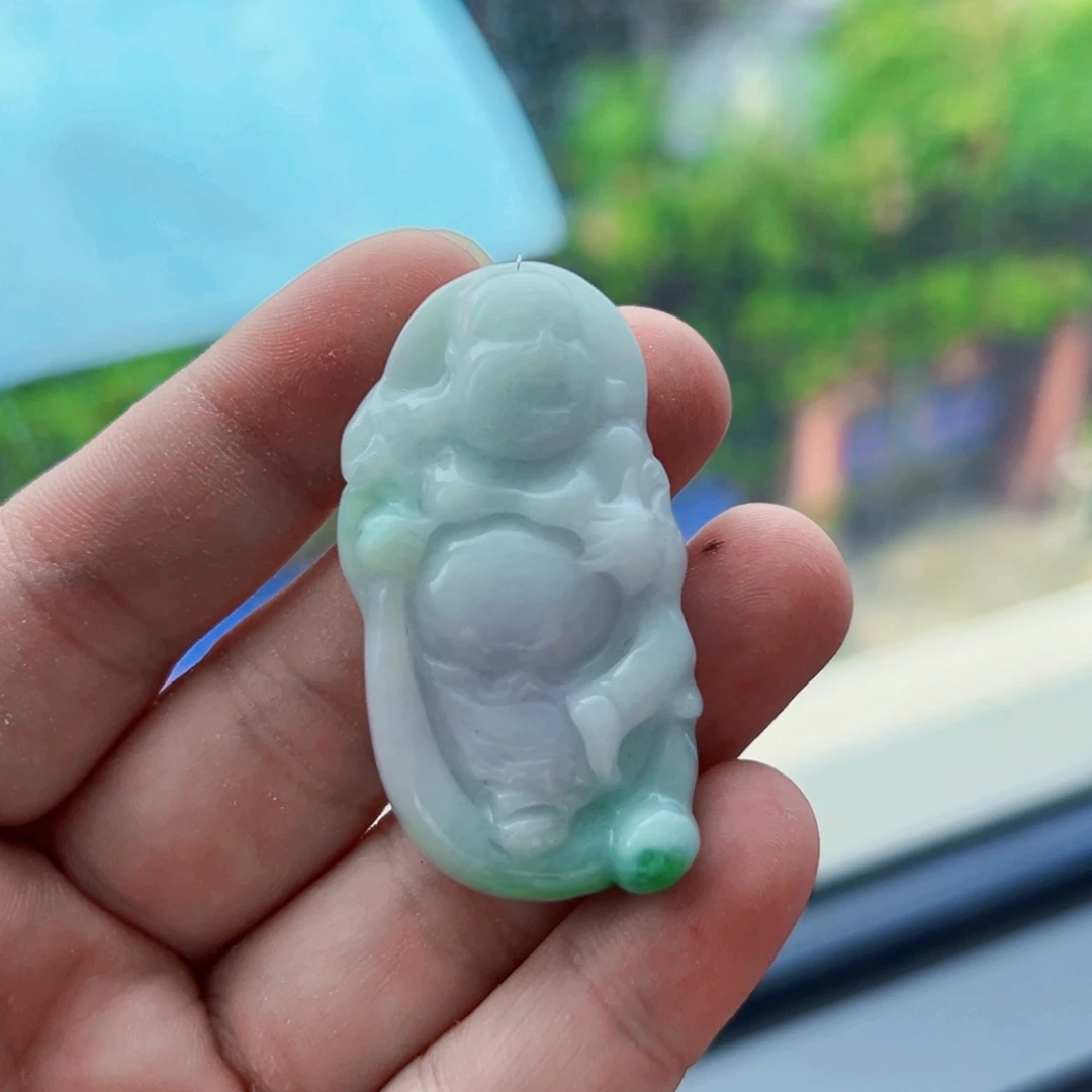 翡翠未镶嵌颈饰佛