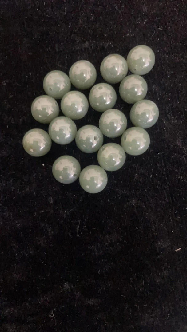 和田玉且末蓝珠子多样性发一个