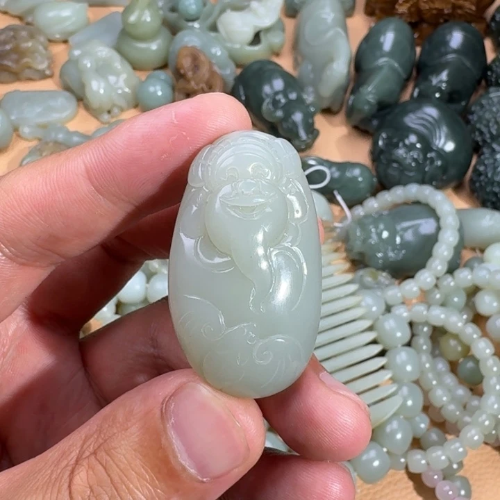 和田玉未镶嵌颈饰